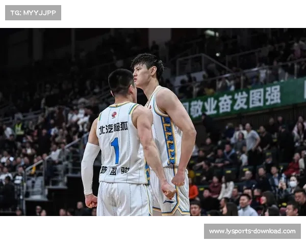 陈盈骏续约北京首钢与周琦联手打造海峡连线共赴新赛季挑战 陈盈骏续约北京首钢与周琦联手打造海峡连线共赴新赛季挑战